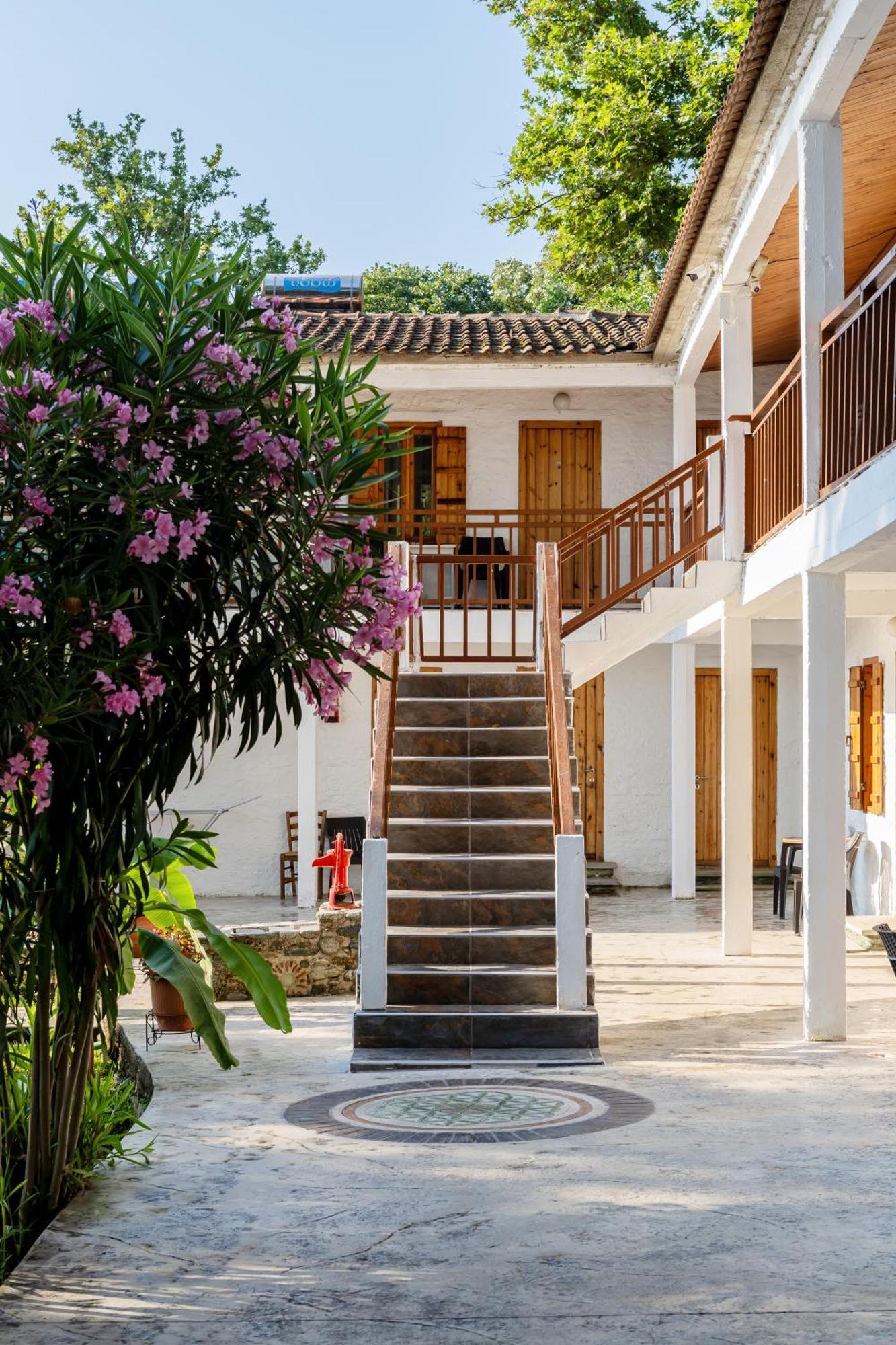 Hotel Kókkinon Nerón Exterior foto